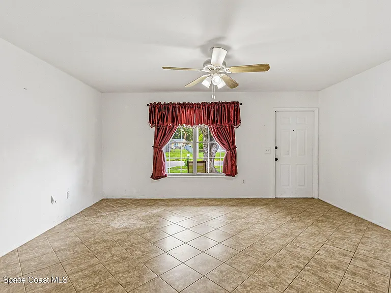 1265 Ethel Cir NE — Photo 9