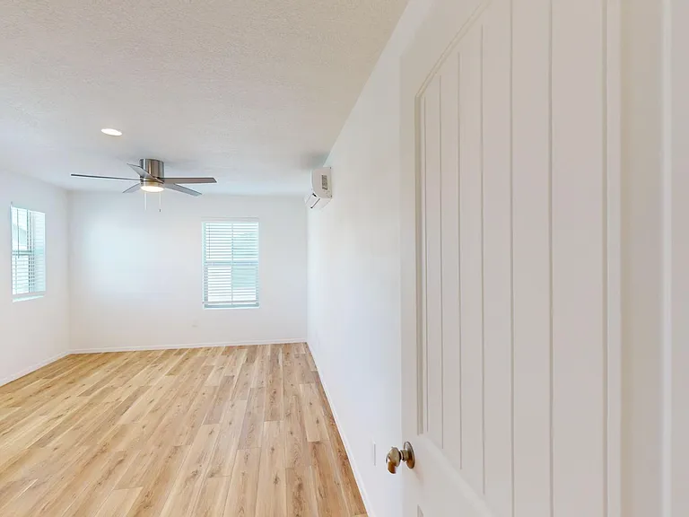 2 Bed Contemporary Town Homes in Fantastic North Valley Community — Photo 32