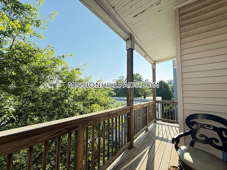50 Fisher Ave #3 — Photo 2