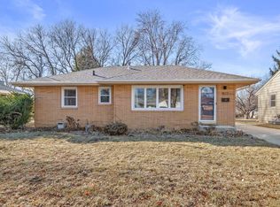 1822 E 27th Ct, Des Moines, IA 50317