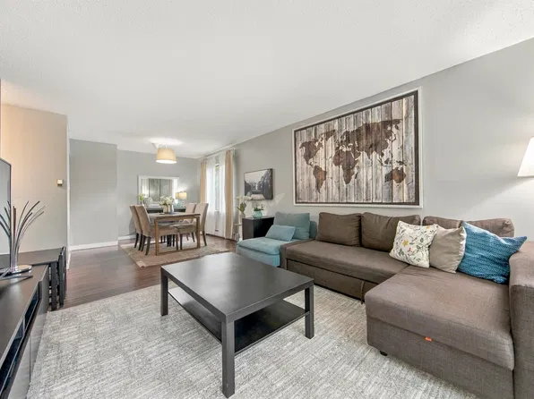 8400 Lansdowne Rd #303, Richmond, BC V6X 3G3