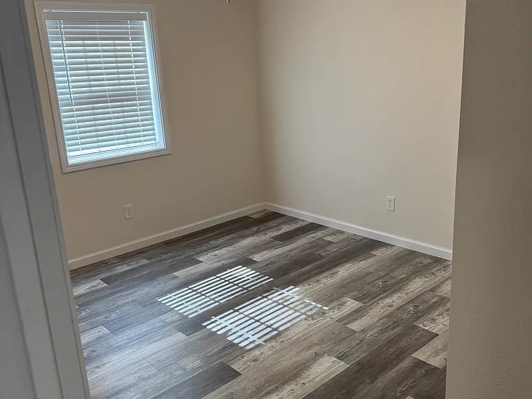 1617-1619-1637 1617ripley160e #1617 — Photo 5