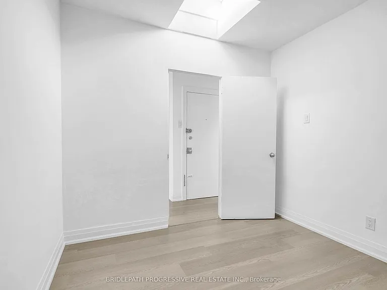 894 Eglinton Ave W #1 — Photo 11