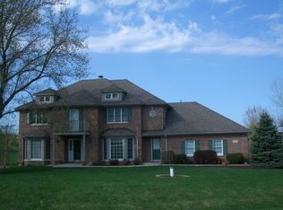 23 Foxtail Rd, Hawthorn Woods, IL 60047