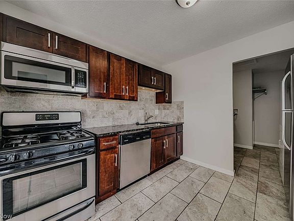 4th image of 24360 Uppingham Rd