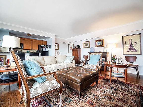 3rd image of 4960 N Marine Dr APT 911