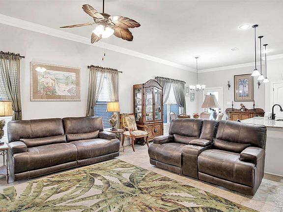 3rd image of 412 Waterbury Ct