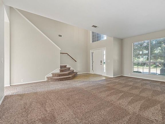 2nd image of 2848 Maple Creek Dr