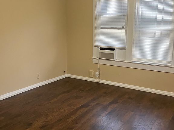 3rd image of 213 E Cypress St #213
