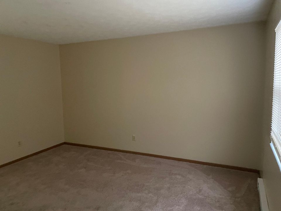 1st image of 635 Banyon Tree Way APT B