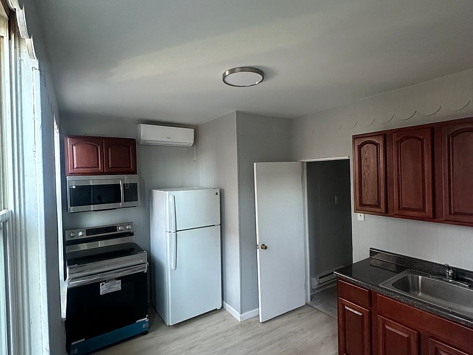 2nd image of 2000 Frankford Ave Unit 1