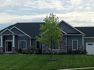 2801 Grey Oaks Blvd, Fort Wayne, IN 46814
