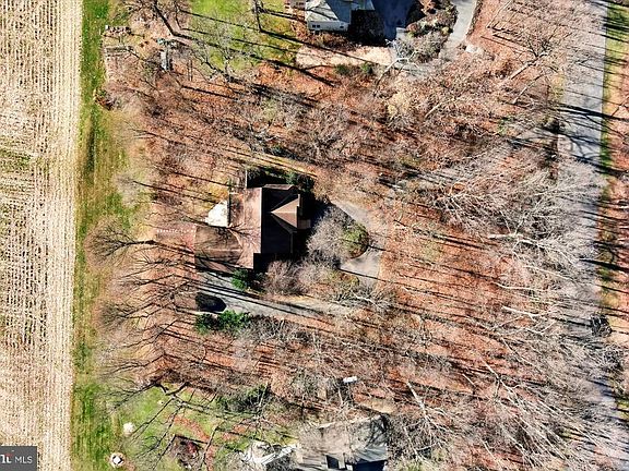 3rd image of 93 Deerfield Dr