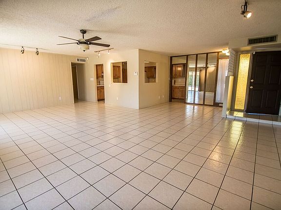 2nd image of 431 S Lila Cir