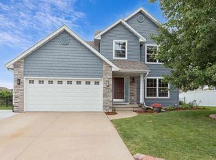 1205 Deerfield Dr, North Liberty, IA 52317