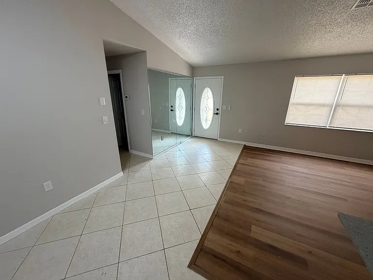 8425 Omega Ln — Photo 10