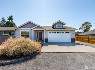 1528 E Camano Dr, Camano Island, WA