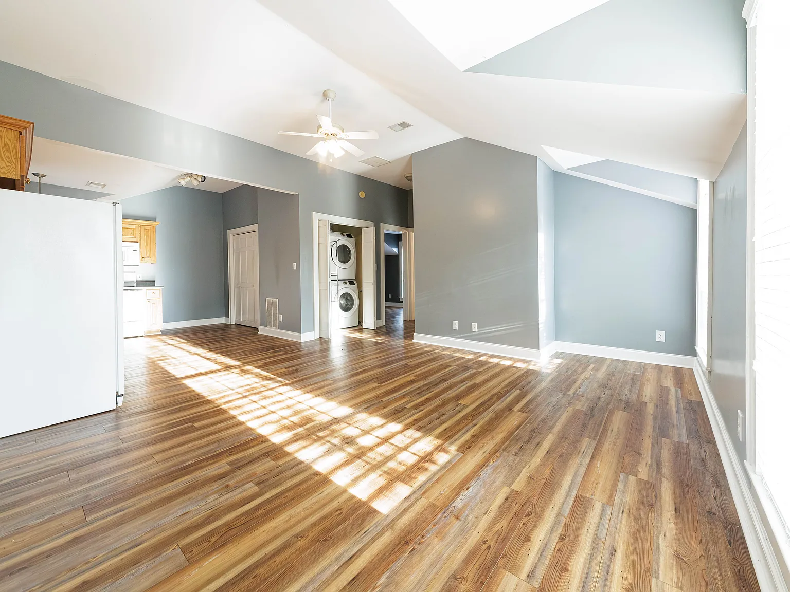 2 bed, 975 sqft, $1,500 — Photo 3
