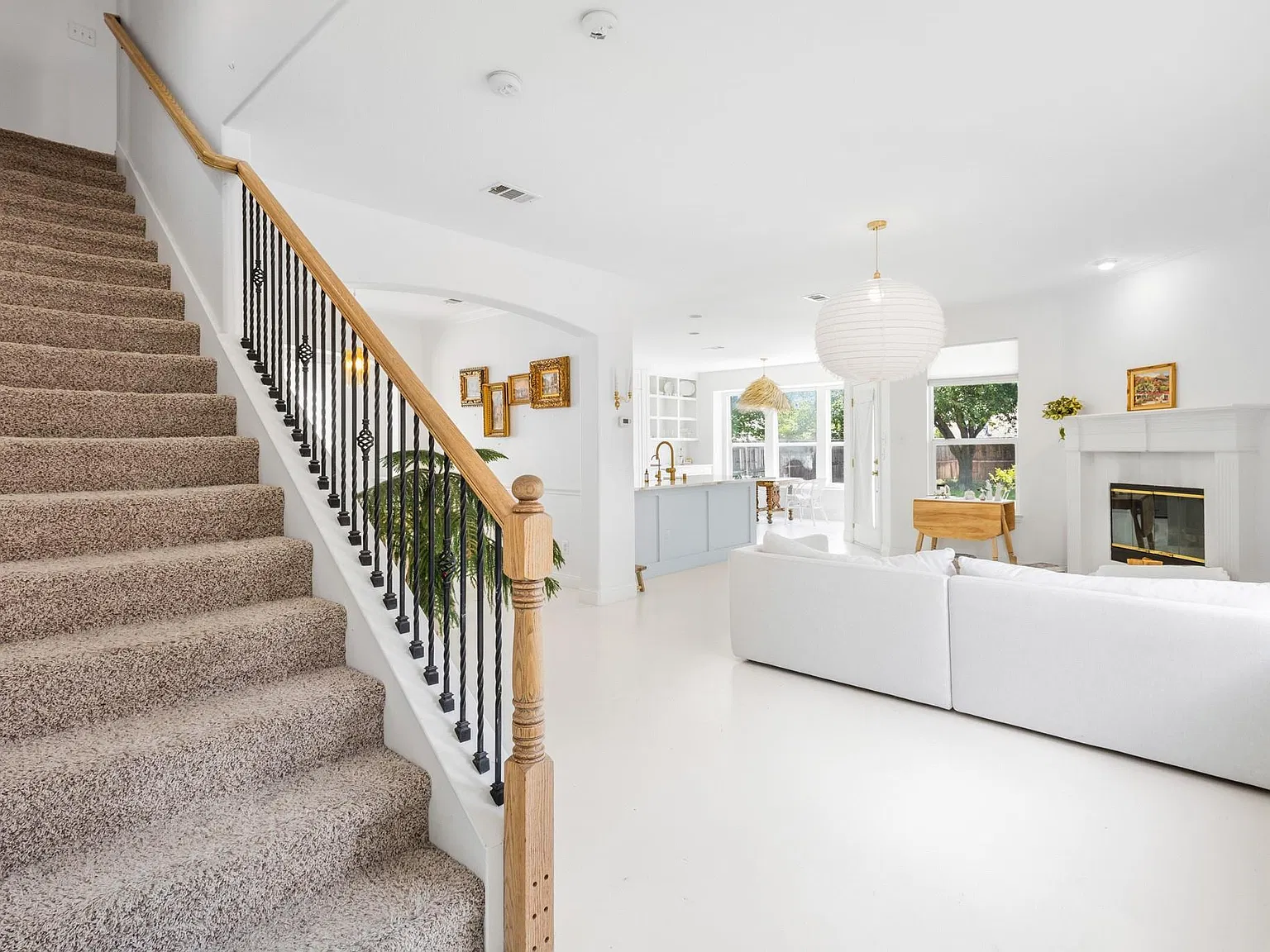 3 bed, 2.5 bath, 2417 sqft, $2,799 — Photo 3