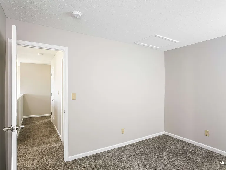 5051 Greenside Dr — Photo 10