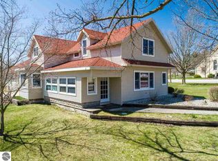 221 W Broadway, SUTTONS BAY, MI 49682