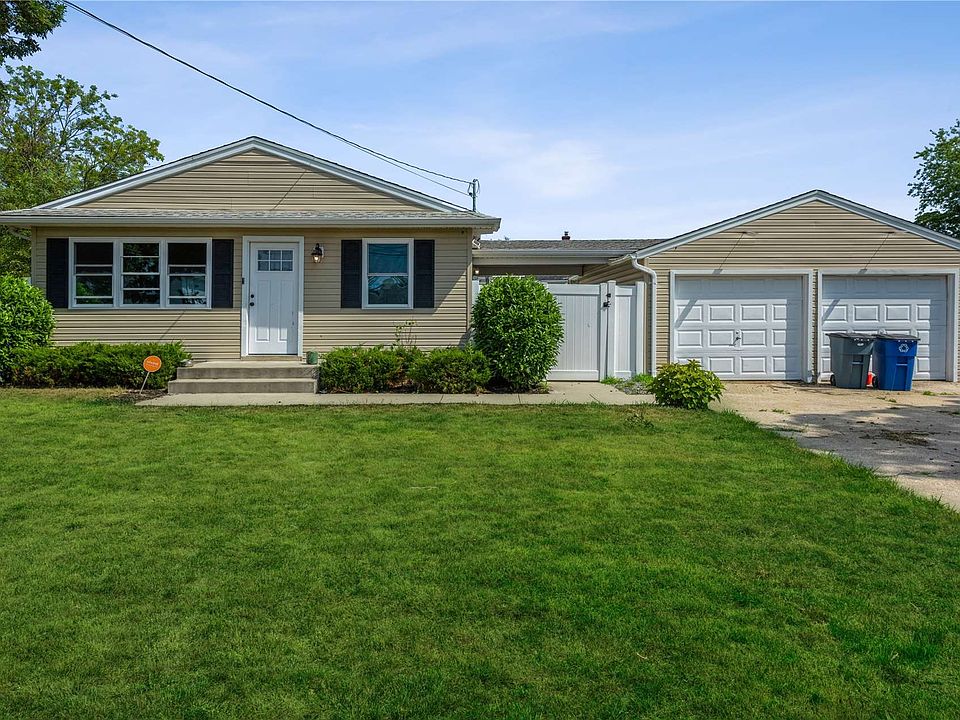 23 Pine Rd Amityville, NY, 11701 Apartments for Rent Zillow