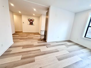 380 88th St #3B, Brooklyn, NY 11209