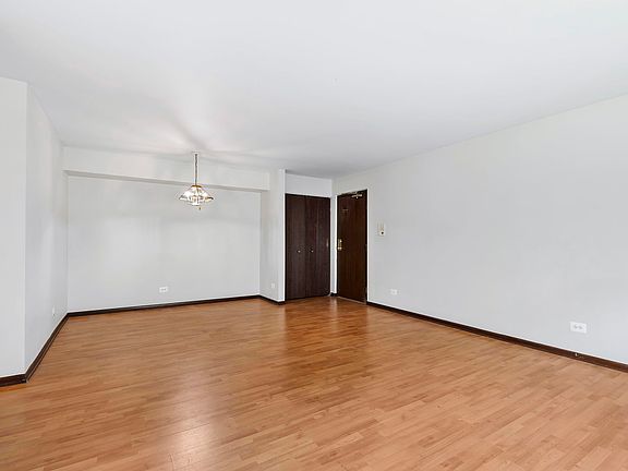 4th image of 2615 W Foster Ave APT 103