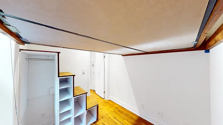 Sold by Green Line Realty | media 9