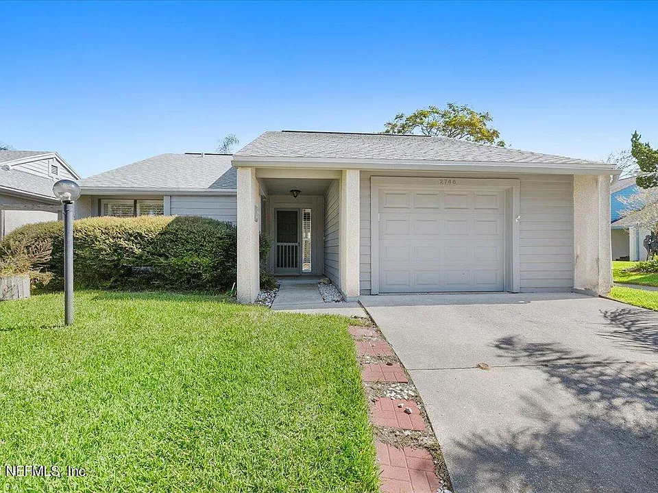 2748 Biarritz Ct