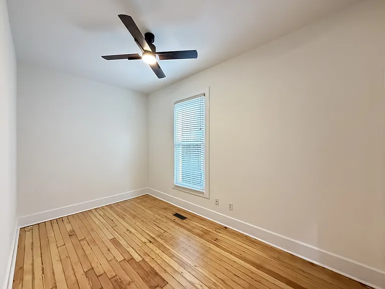 1111 W Roscoe St #2C — Photo 12