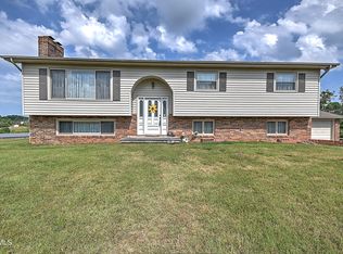 709 N Sherbrooke Cir, Mount Carmel, TN 37645