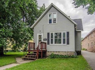 1146 E Walnut St, Green Bay, WI 54301