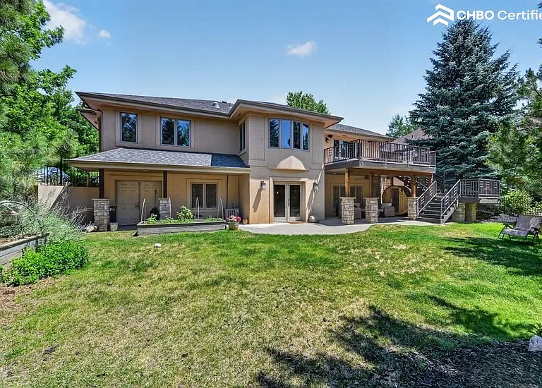 1001 Belvedere Ct — Photo 2