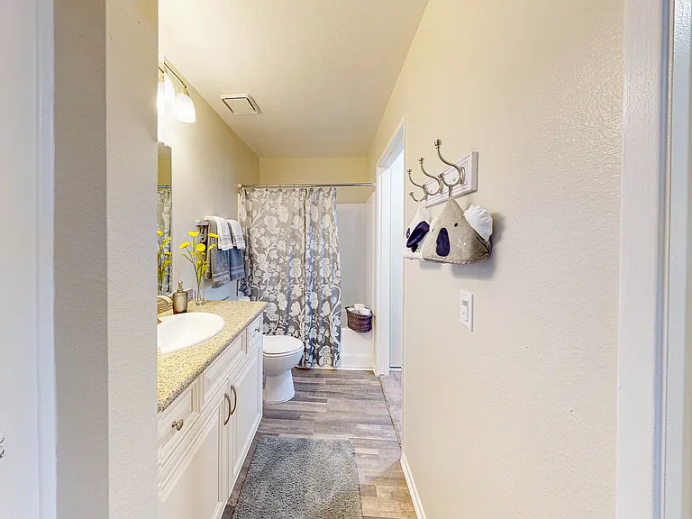 Mountain View Apartments — Photo 11