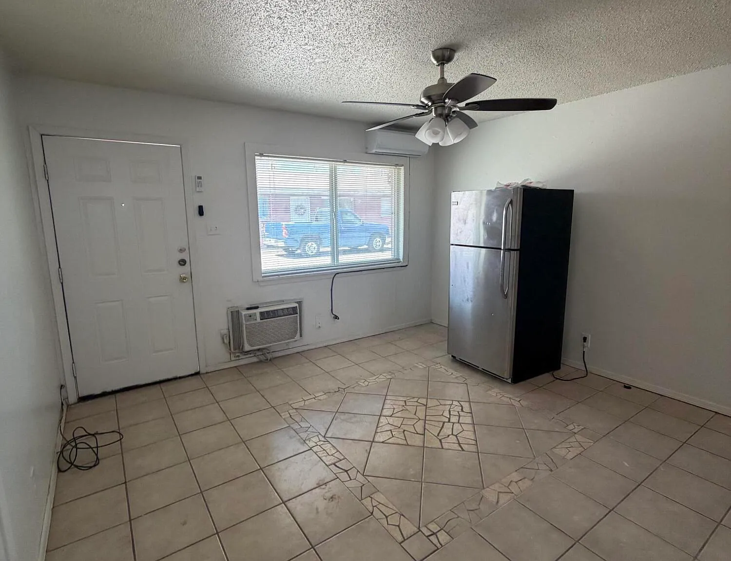 2 bed, 750 sqft, $980 — Photo 2