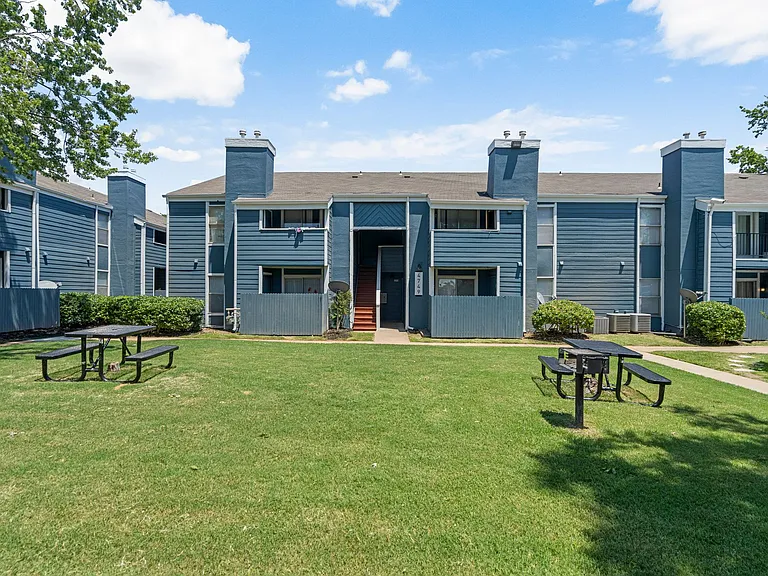Harper's Lodge Apartments - Don't Miss Out Save Up to $300 When You Move In! — Photo 12