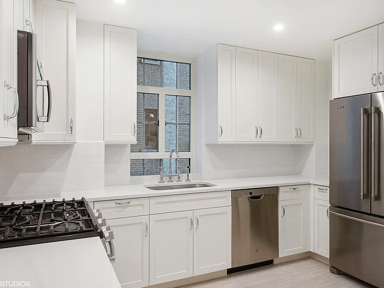 241 Central Park W #4E — Photo 10
