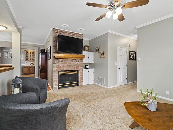 3rd image of 1435 N Waterbury Cir Unit 1435