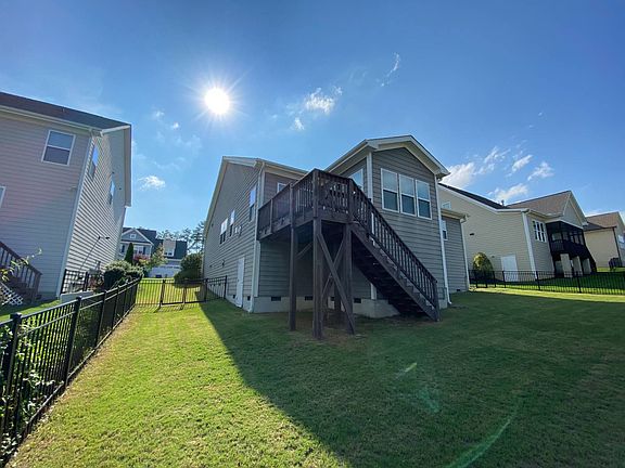 5th image of 424 Kings Glen Way