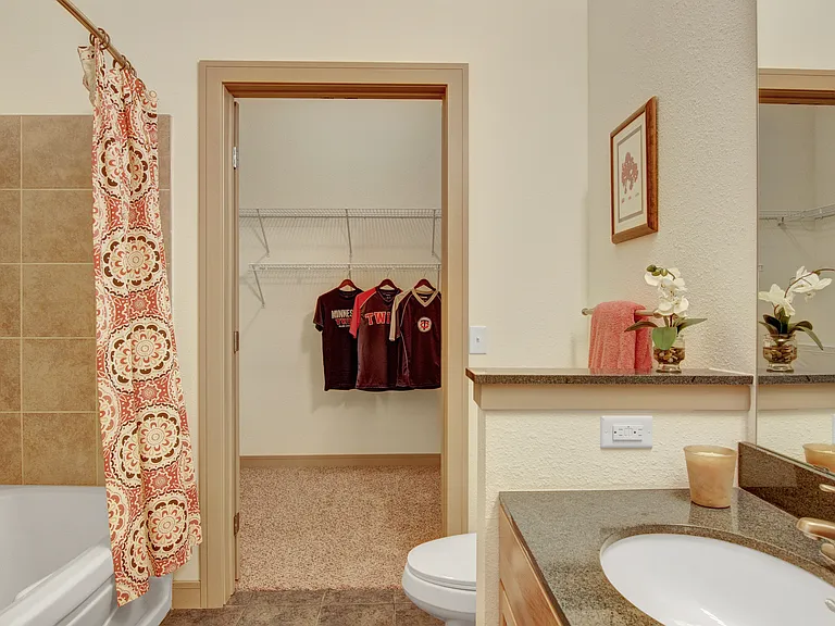 The Residence at the COR — Photo 9
