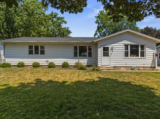 2406 Hathaway Dr, Champaign, IL