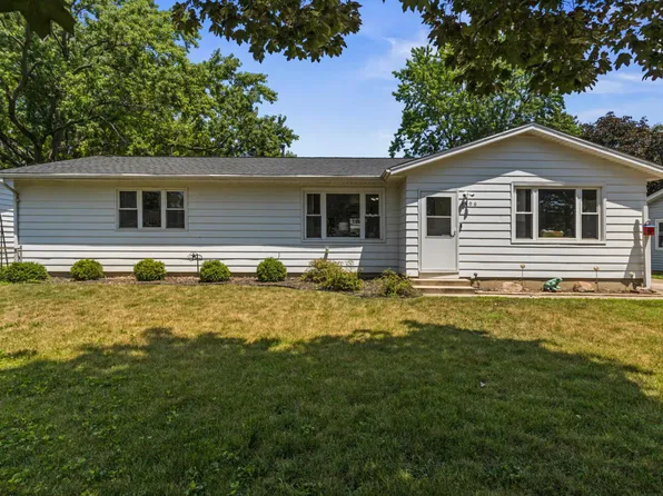 2406 Hathaway Dr, Champaign, IL 61821