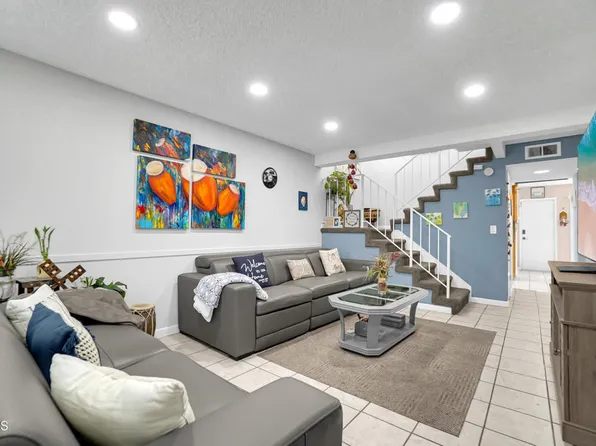 13175 Bromont Ave, Los Angeles, CA 91342