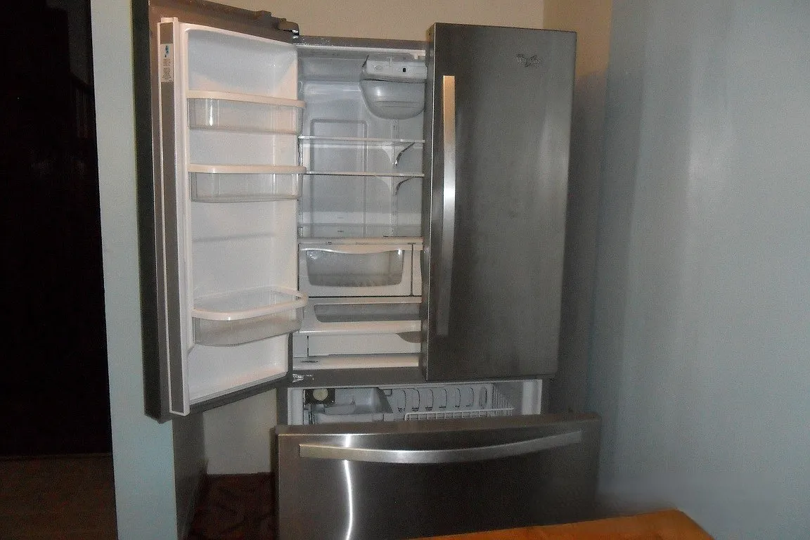 4 bed, 1800 sqft, $3,600 — Photo 3