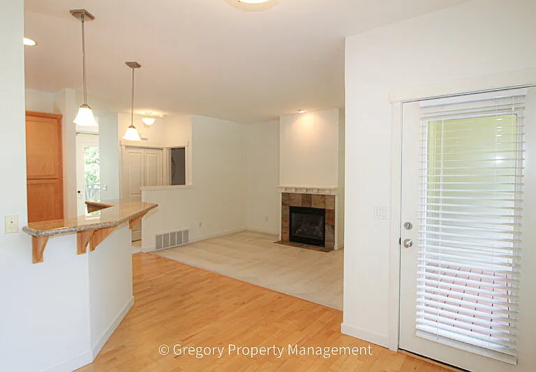 13824 N Creek Dr #802 — Photo 14