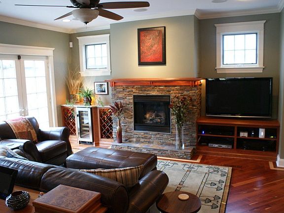 Living Room (1st Floor)