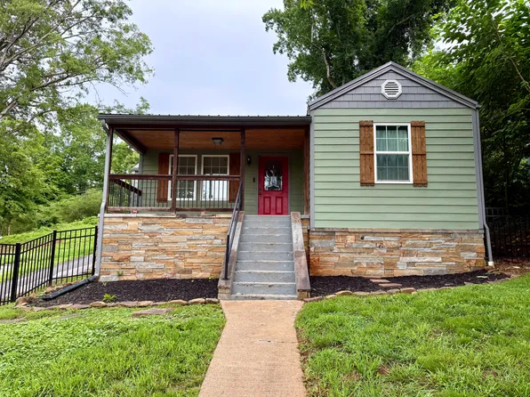 425 Sewanee St, Harriman, TN 37748