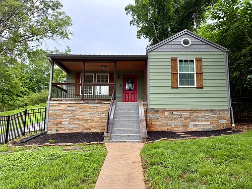 425 Sewanee St Photo 1