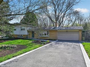 172 Taylor Rd, Hamilton, ON L9G 1P1